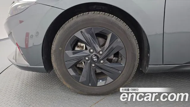Hyundai Avante — Фото автомобиля 5