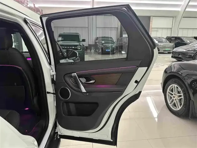 Land Rover Discovery Sport — Фото автомобиля 29
