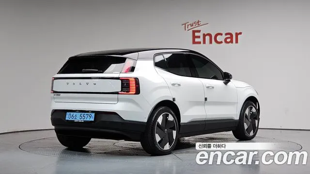 Вольво EX30 — Фото автомобиля 2