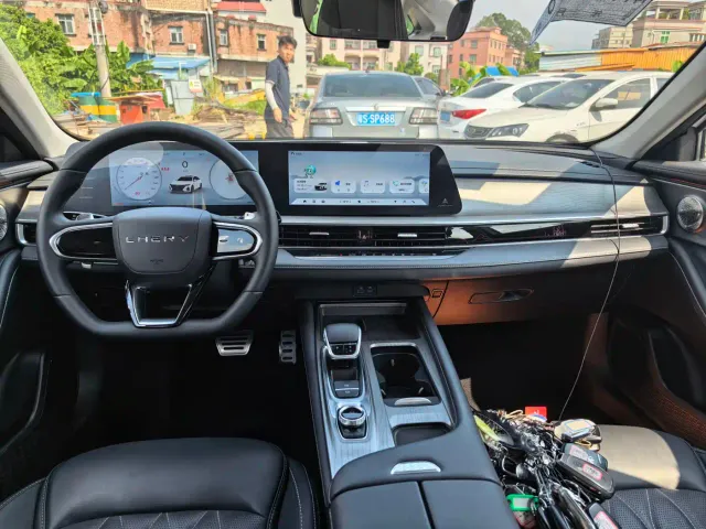 Chery Arrizo 8 — Фото автомобиля 5