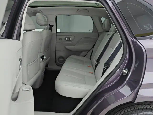 Leapmotor B10 — Фото автомобиля 11