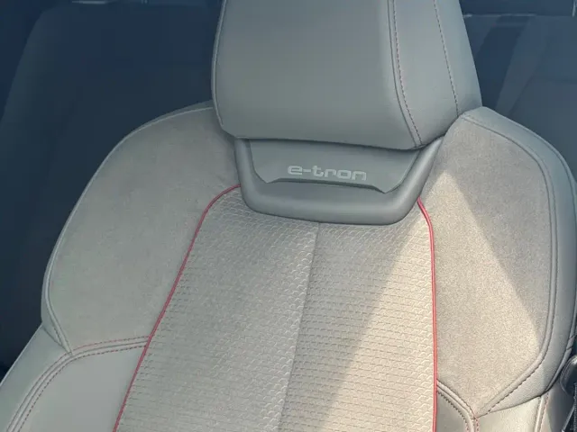 Audi Q5 e-tron — Фото автомобиля 27