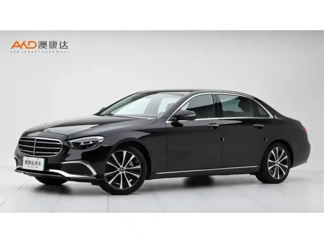 Фотография автомобиля — Mercedes-Benz E-Class
