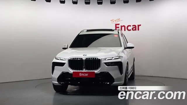 BMW X7 — Фото автомобиля 3