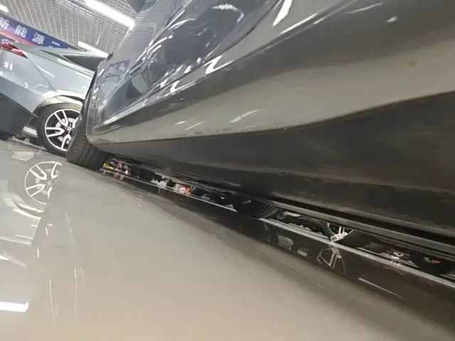 Tesla Model 3 — Фото автомобиля 21