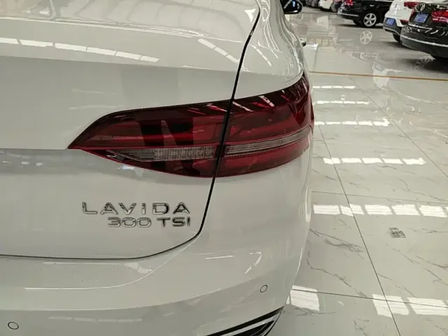 Volkswagen Lavida 2023 300TSI DSG Comfort Edition — Фото автомобиля 23