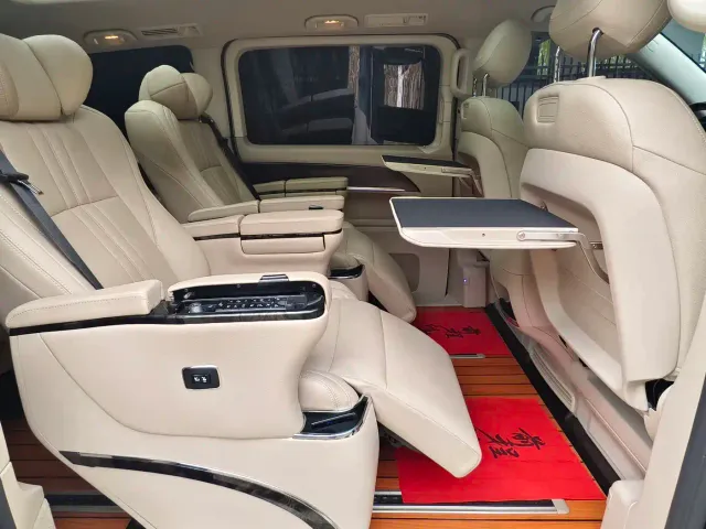Mercedes-Benz V-Class — Фото автомобиля 14