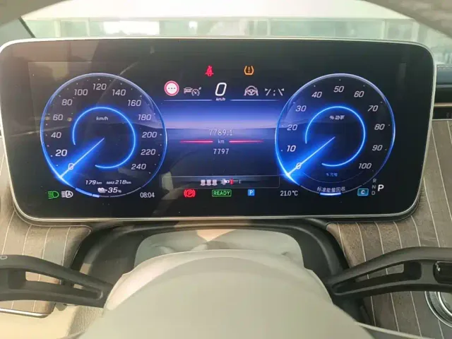 Mercedes-Benz EQE SUV — Фото автомобиля 11