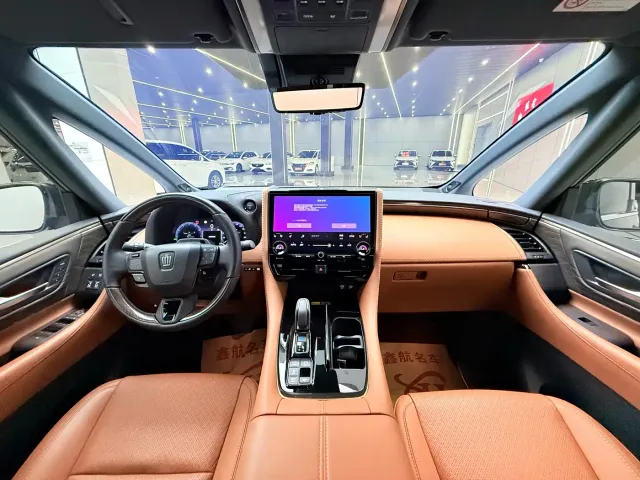 Toyota Vellfire — Фото автомобиля 14
