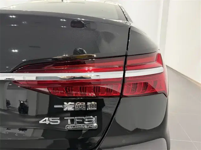Audi A6L — Фото автомобиля 12
