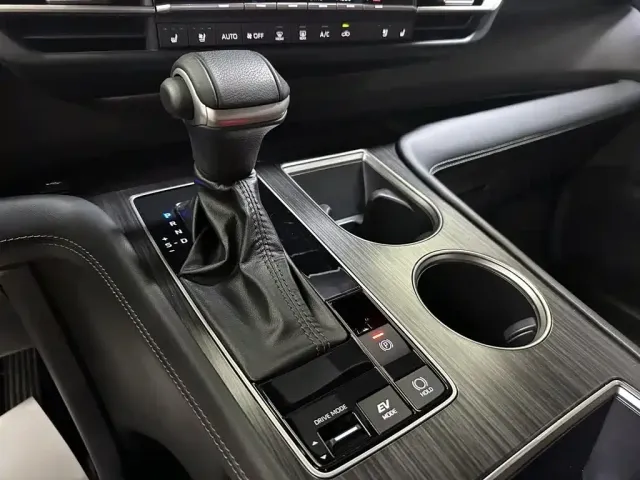 Toyota Sienna — Фото автомобиля 19