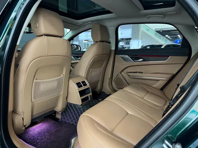 Jaguar XFL — Фото автомобиля 9