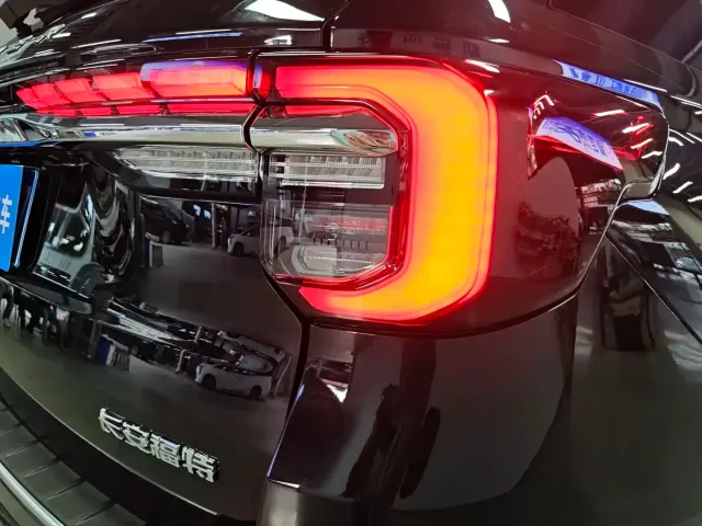 Ford Explorer — Фото автомобиля 13