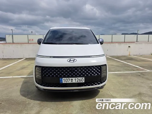Фотография автомобиля — Hyundai Staria