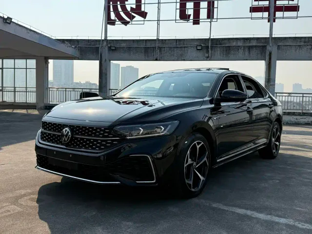 Фотография автомобиля — Volkswagen Passat