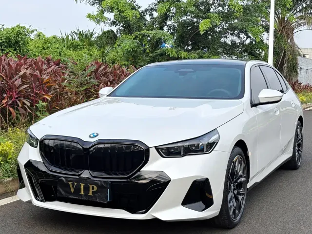 Фотография автомобиля — BMW 5 Series