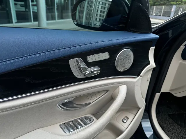 Mercedes-Benz E-Class — Фото автомобиля 6