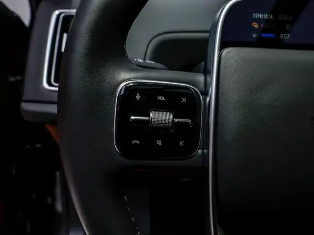 Li Auto Li Xiang L9 2025 Ultra Smart Renewal Edition — Фото автомобиля 23
