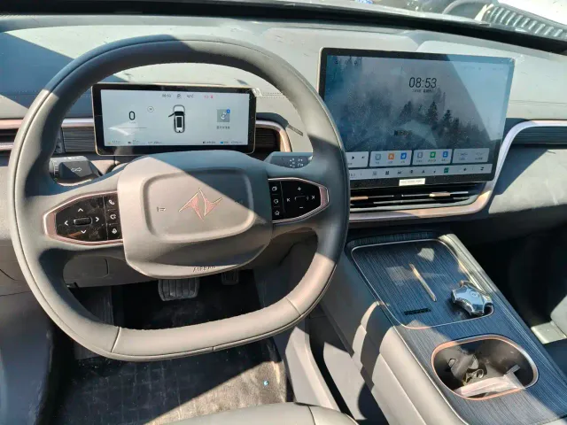 Dongfeng eπ 008 — Фото автомобиля 5