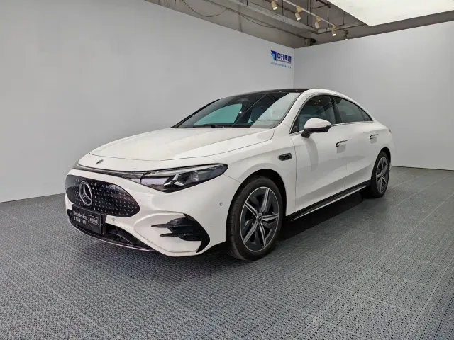 Фотография автомобиля — Mercedes-Benz CLA-Class