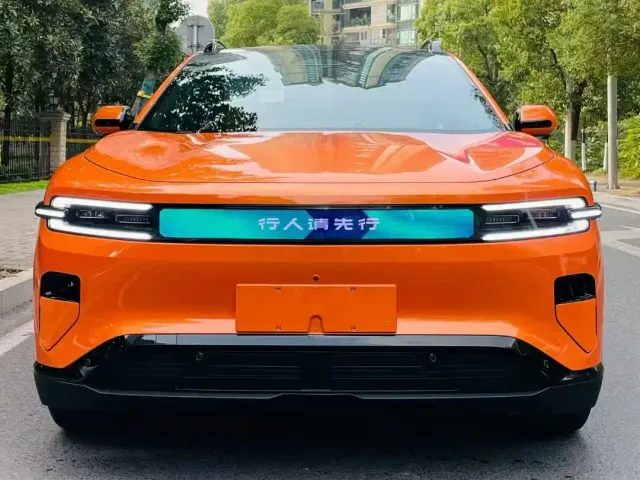 Changan Qiyuan E07 — Фото автомобиля 2