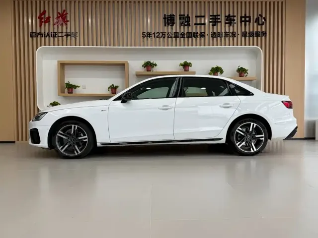 Audi A4L — Фото автомобиля 2