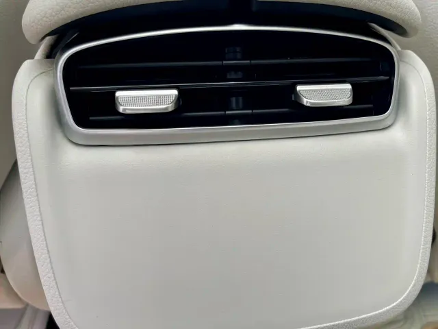 Mercedes-Benz EQE SUV — Фото автомобиля 18