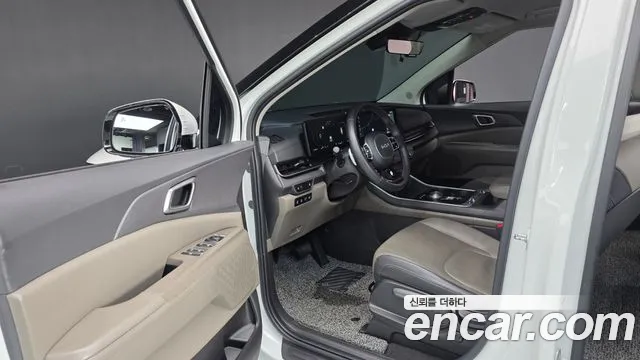 Kia Carnival Generation 4 — Фото автомобиля 11