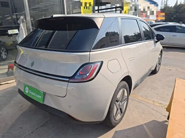 Baojun Cloud — Фото автомобиля 6