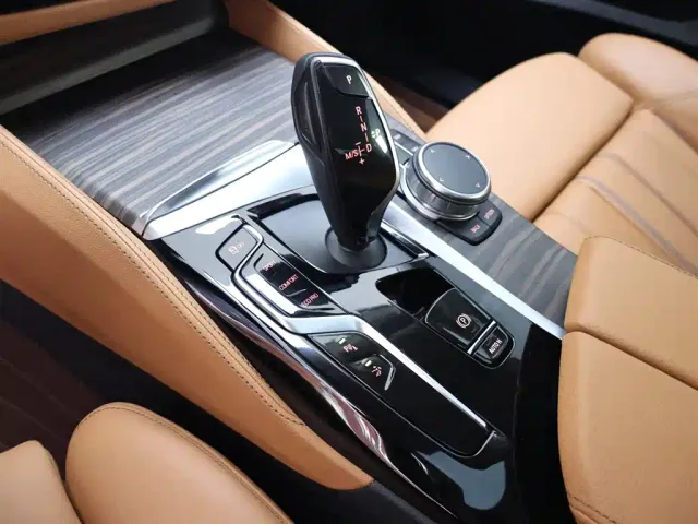 BMW 6 Series Gran Turismo — Фото автомобиля 12
