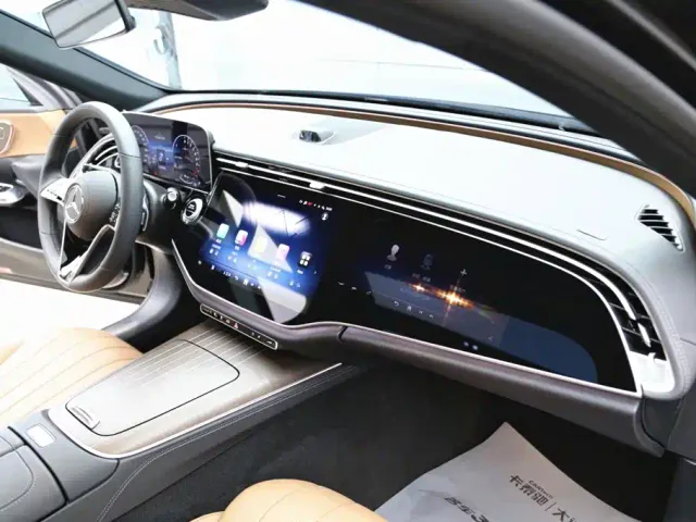 Mercedes-Benz E-Class — Фото автомобиля 21