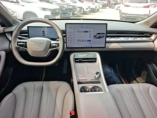 Roewe M7 DMH — Фото автомобиля 9