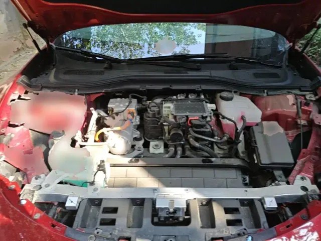 IM Motors L6 — Фото автомобиля 19