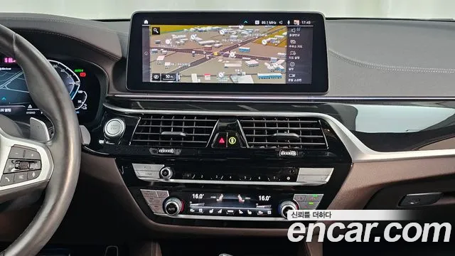 BMW 5-Series 5 серия (G30) — Фото автомобиля 18