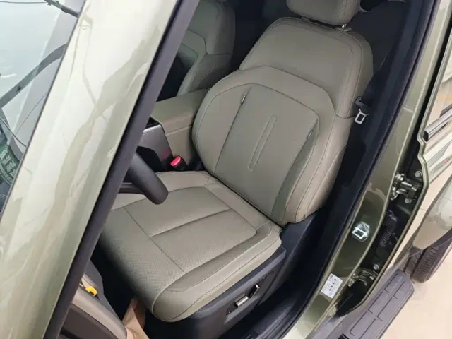 iCAR V23 — Фото автомобиля 14