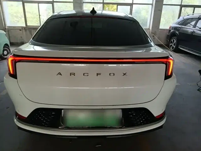 ARCFOX Arcfox Alpha S 2022 Model 708S+ 160kW — Фото автомобиля 5
