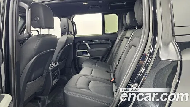 Land Rover Defender Defender (L663) 110 P300 X-Dynamic SE — Фото автомобиля 5