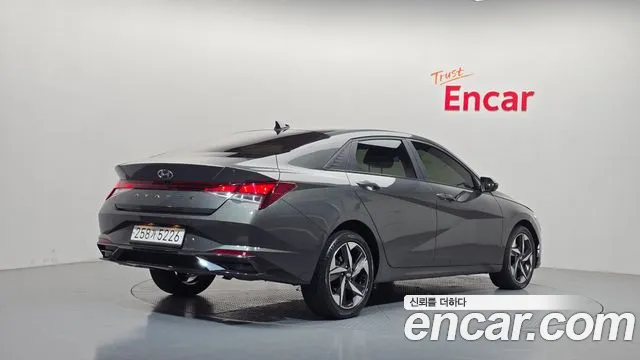 Hyundai Avante CN7 — Фото автомобиля 2