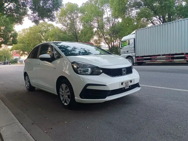 Honda Fit — Фото автомобиля 2