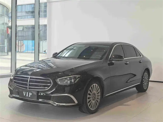 Фотография автомобиля — Mercedes-Benz E-Class