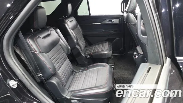 Ford Explorer — Фото автомобиля 5