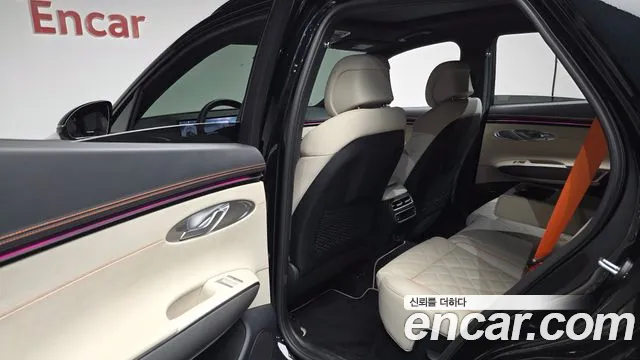 Genesis GV70 2.5T Бензин AWD — Фото автомобиля 21