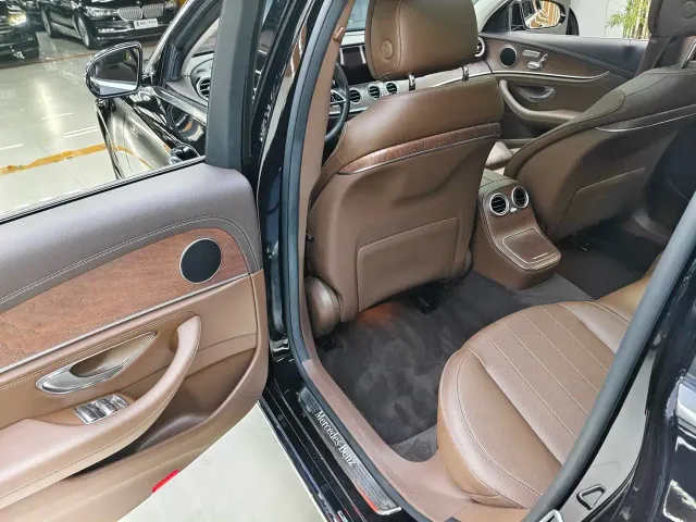 Mercedes-Benz E-Class — Фото автомобиля 7