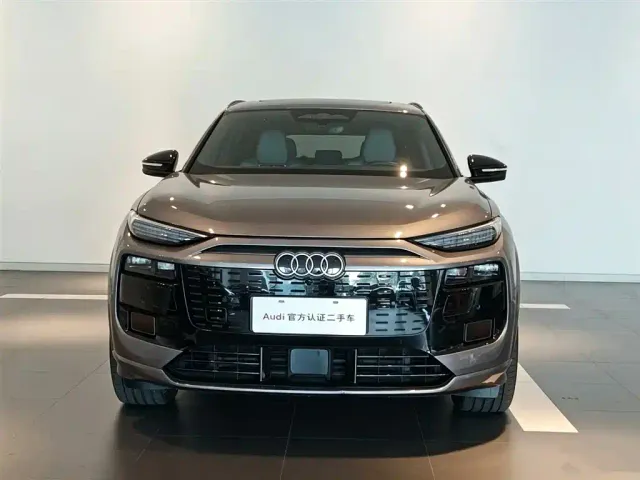 Audi Q6L e-tron — Фото автомобиля 2