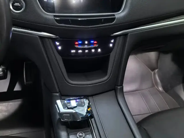 Cadillac XT5 — Фото автомобиля 9