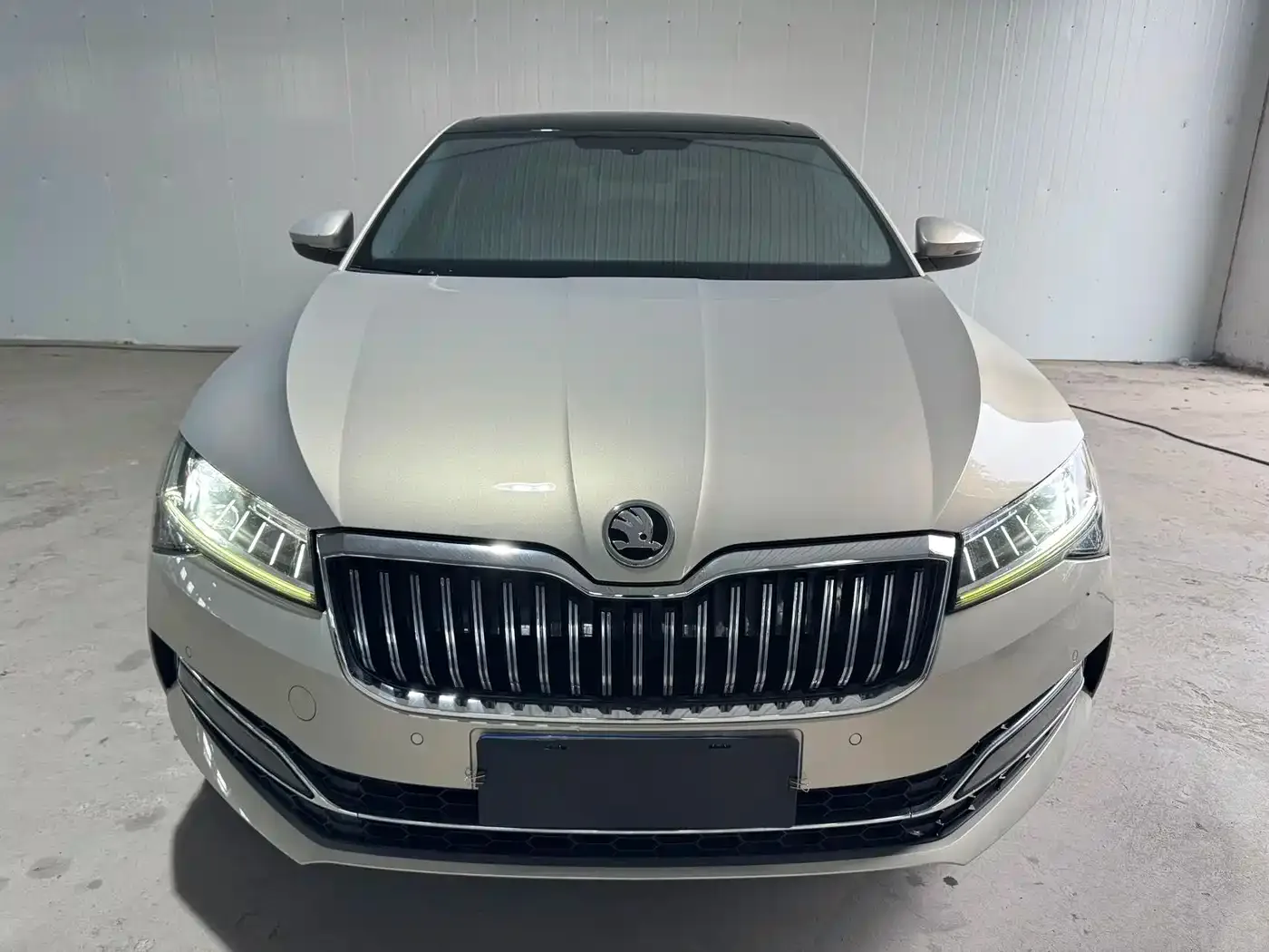 Škoda Superb 2022 TSI280 DSG Premium Edition — Фото автомобиля 3