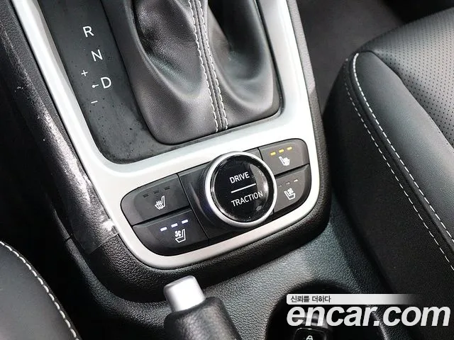 Hyundai Venue — Фото автомобиля 11