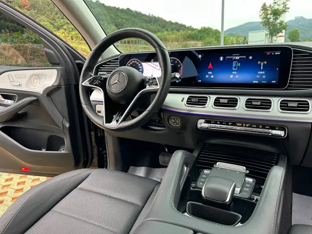 Mercedes-Benz GLE-Class — Фото автомобиля 13
