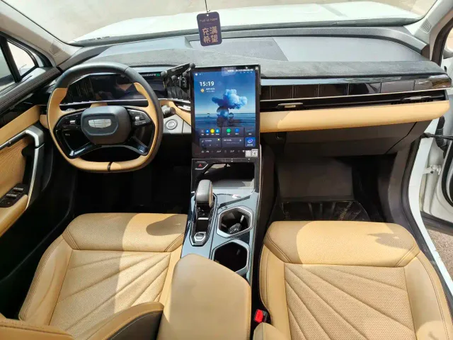 Geely Boyue L — Фото автомобиля 8