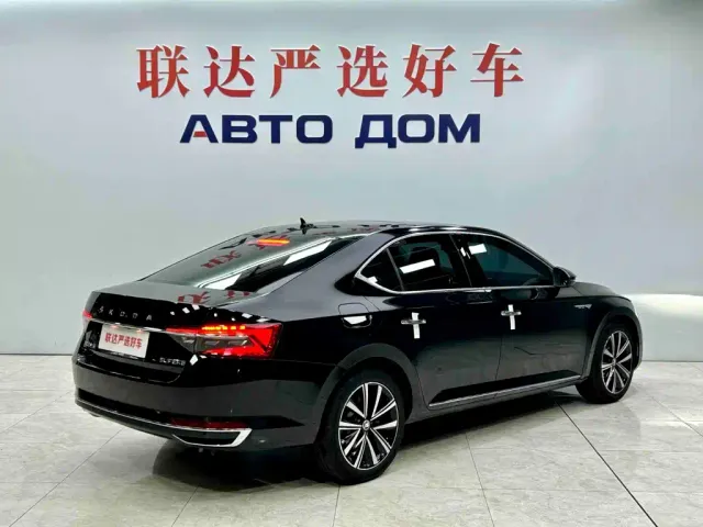 Skoda Superb — Фото автомобиля 6